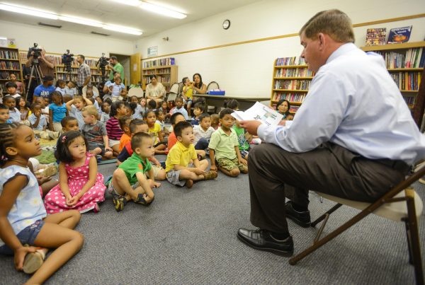 Mayor Marty Walsh reads to Boston children